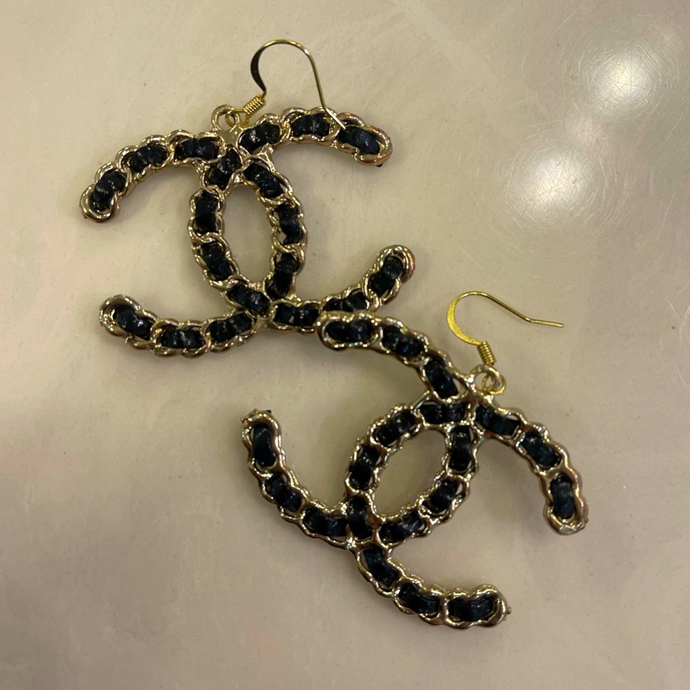 Drop earring